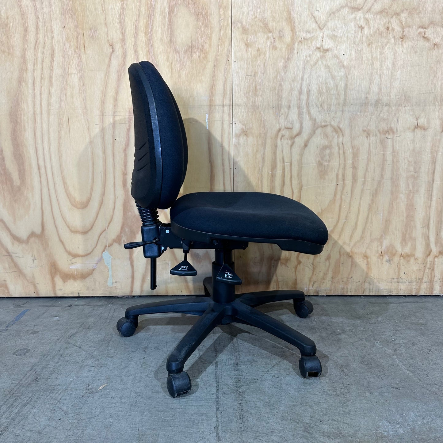 Endo Black Task Chair
