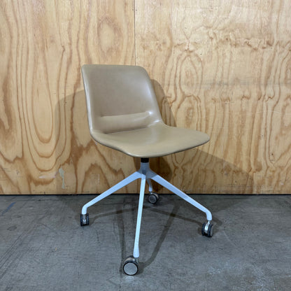Avanta Unica Swivel Chair