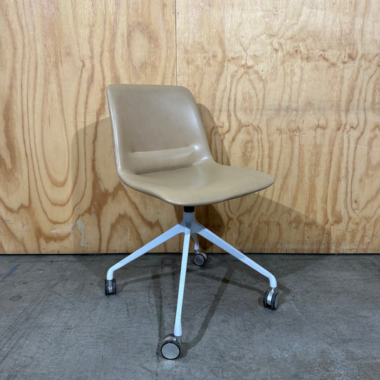 Avanta Unica Swivel Chair
