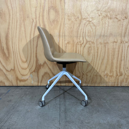 Avanta Unica Swivel Chair