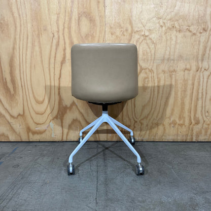 Avanta Unica Swivel Chair