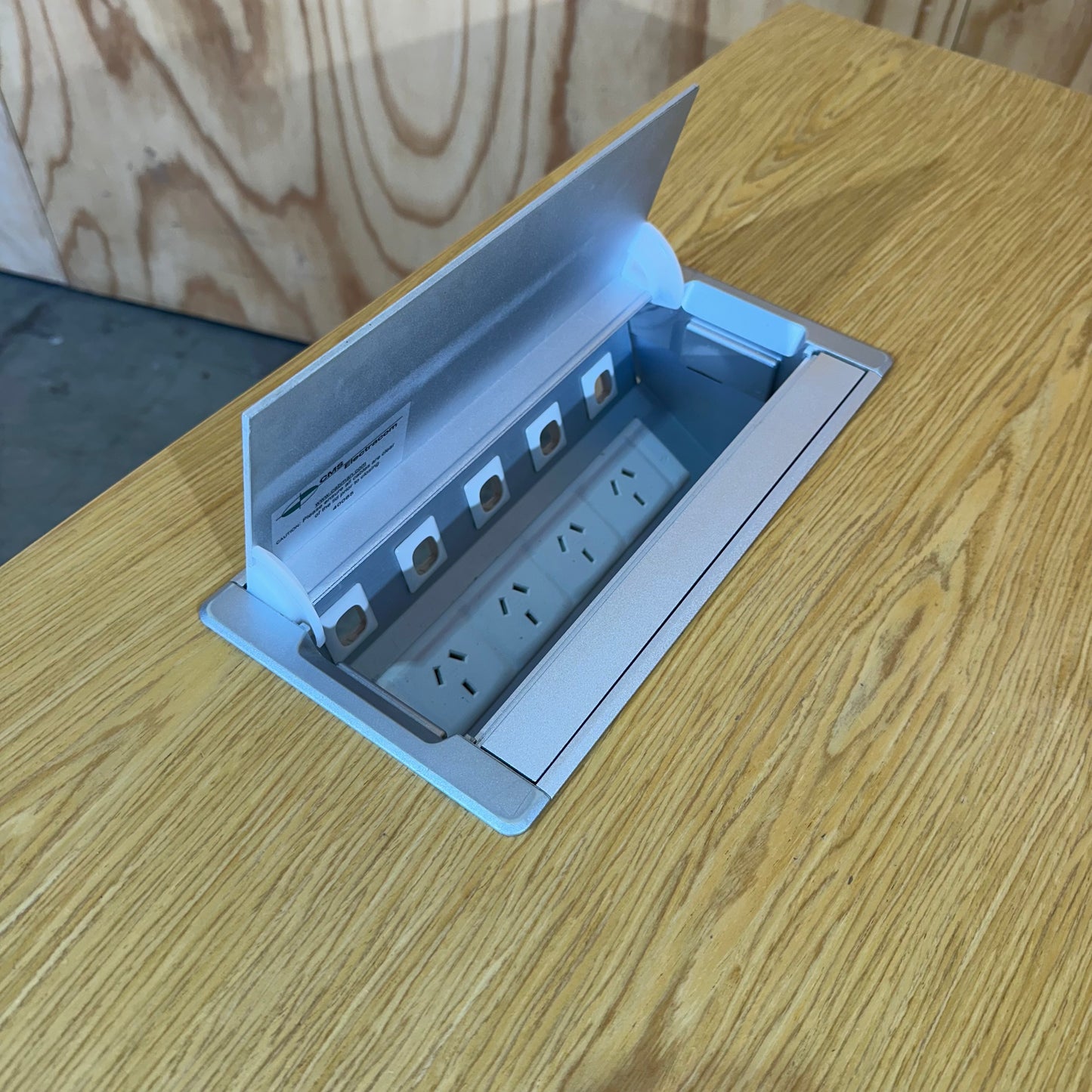 Thinking Works U.R Flip Table