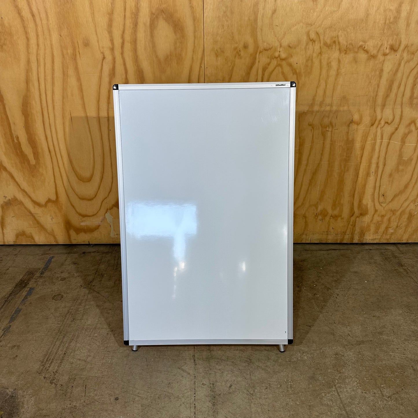 Officemax Whiteboard on Tripod Stand