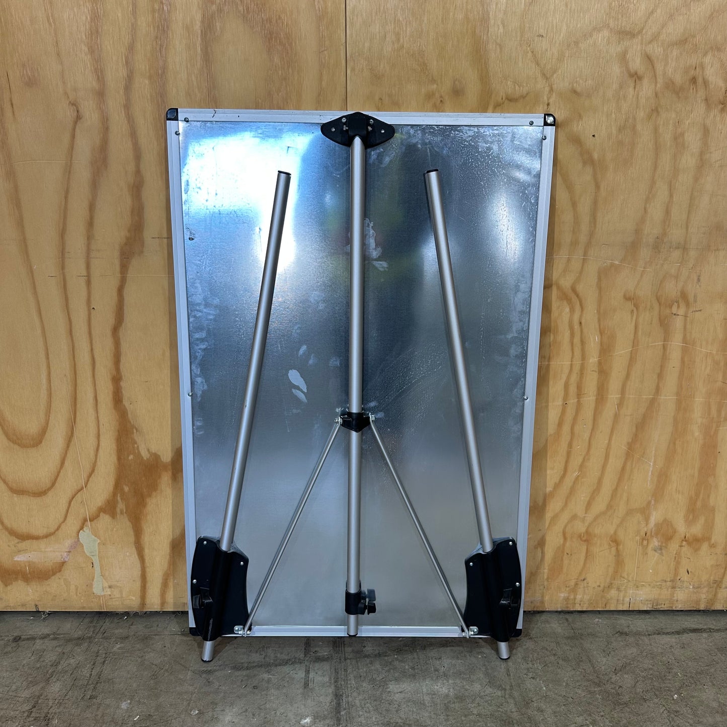 Officemax Whiteboard on Tripod Stand