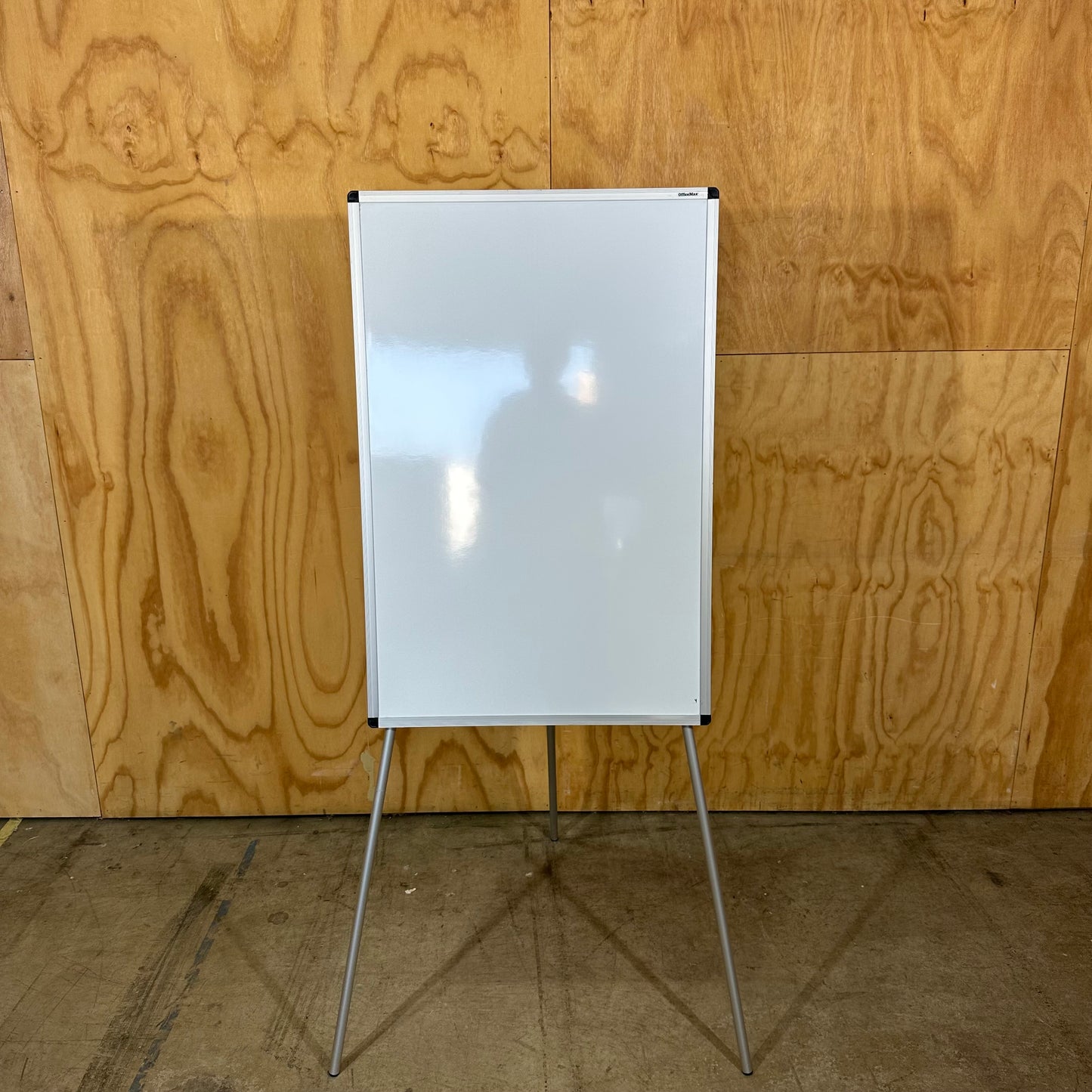 Officemax Whiteboard on Tripod Stand