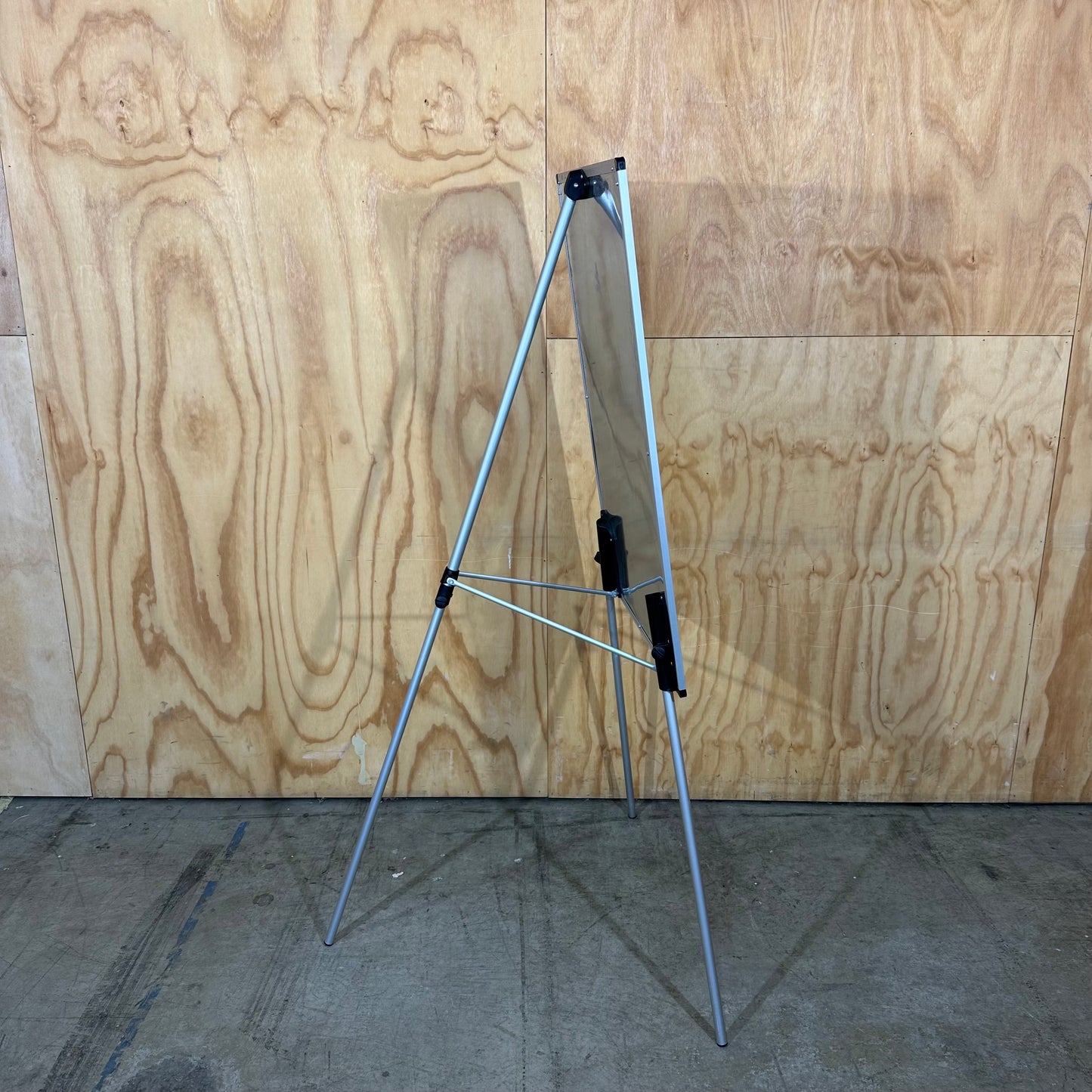 Officemax Whiteboard on Tripod Stand