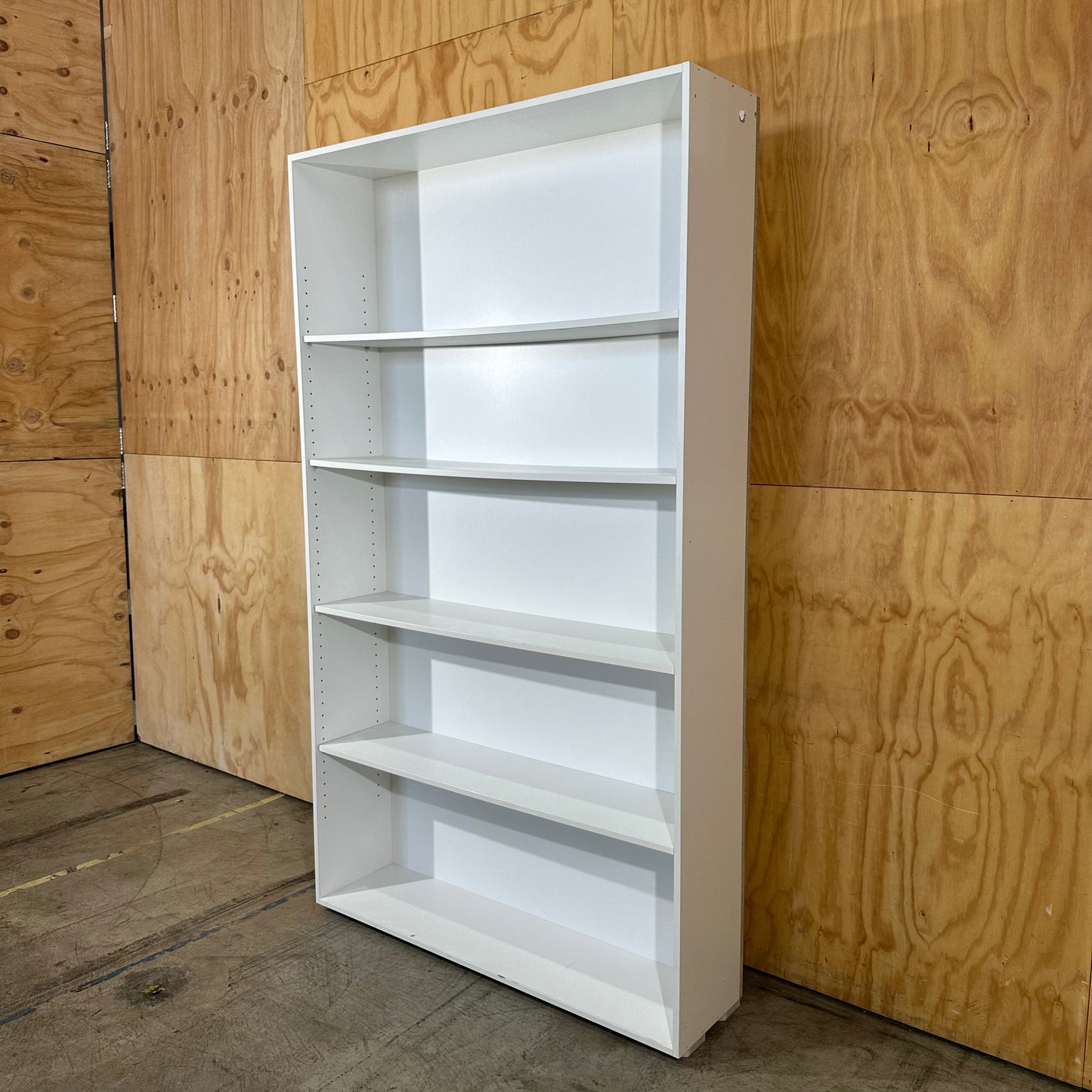 White Shelving Unit (1160Wx295Dx2030H)