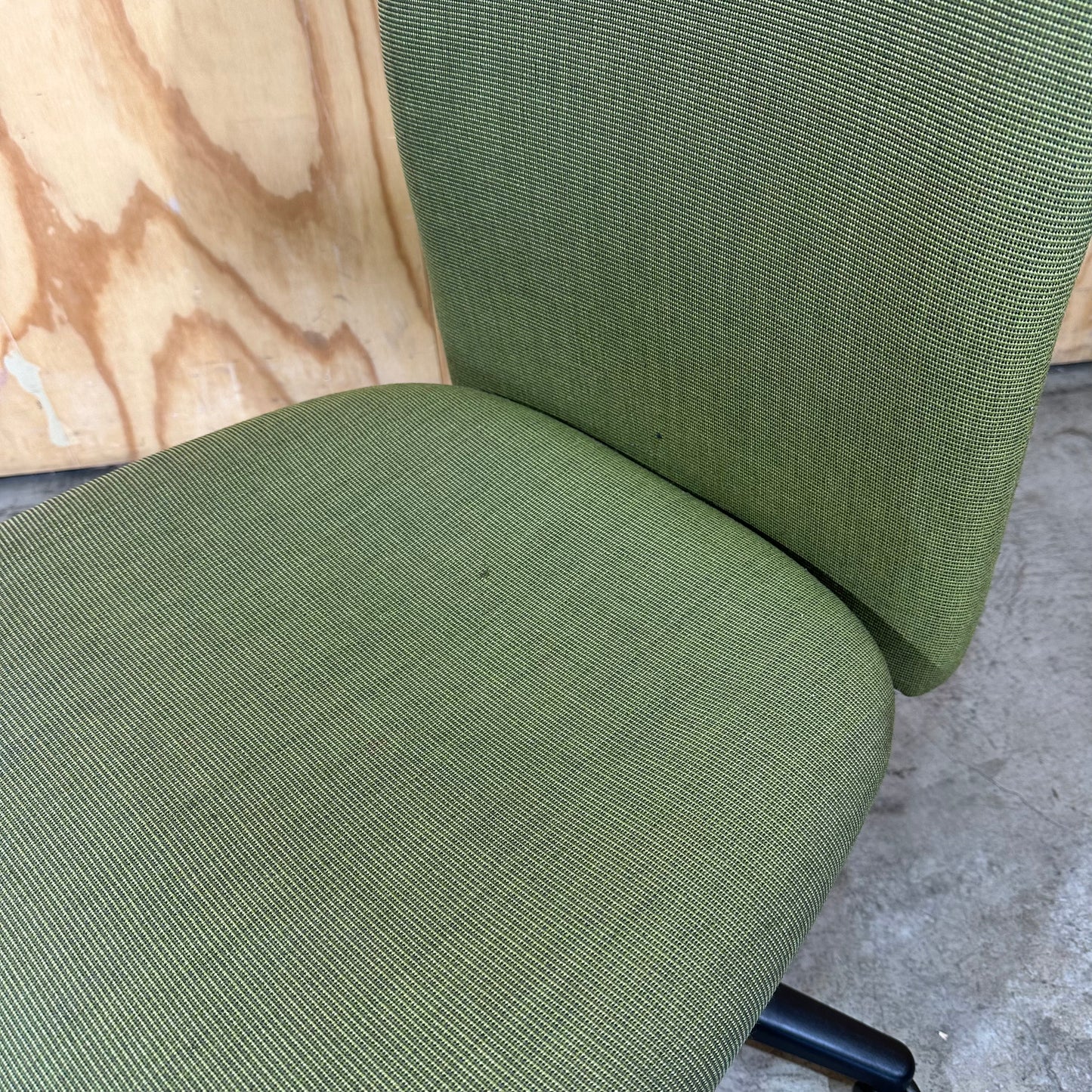 Ene Therapeutic Office Chair in Olive Green
