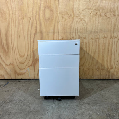 Steelco White Mobile Pedestal
