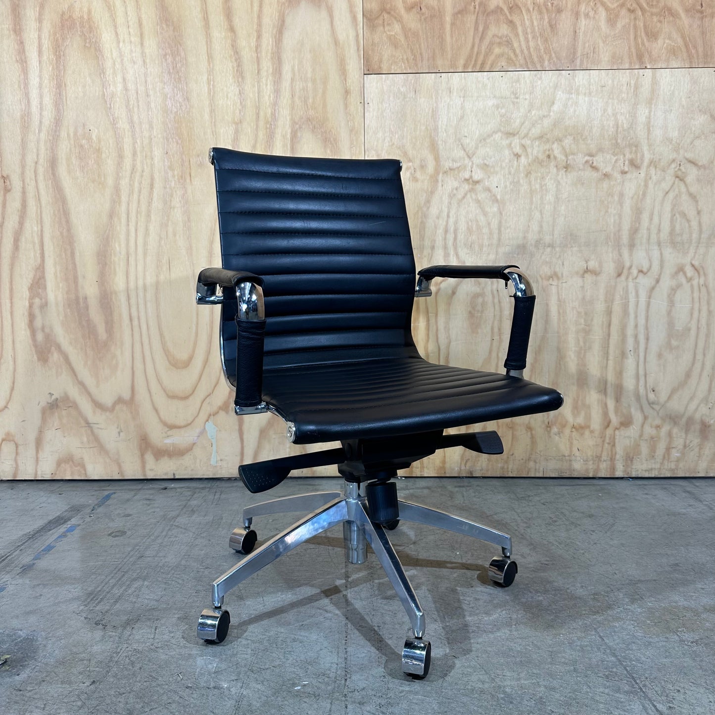 Mercury Black Ribbed Meeting Room Chair