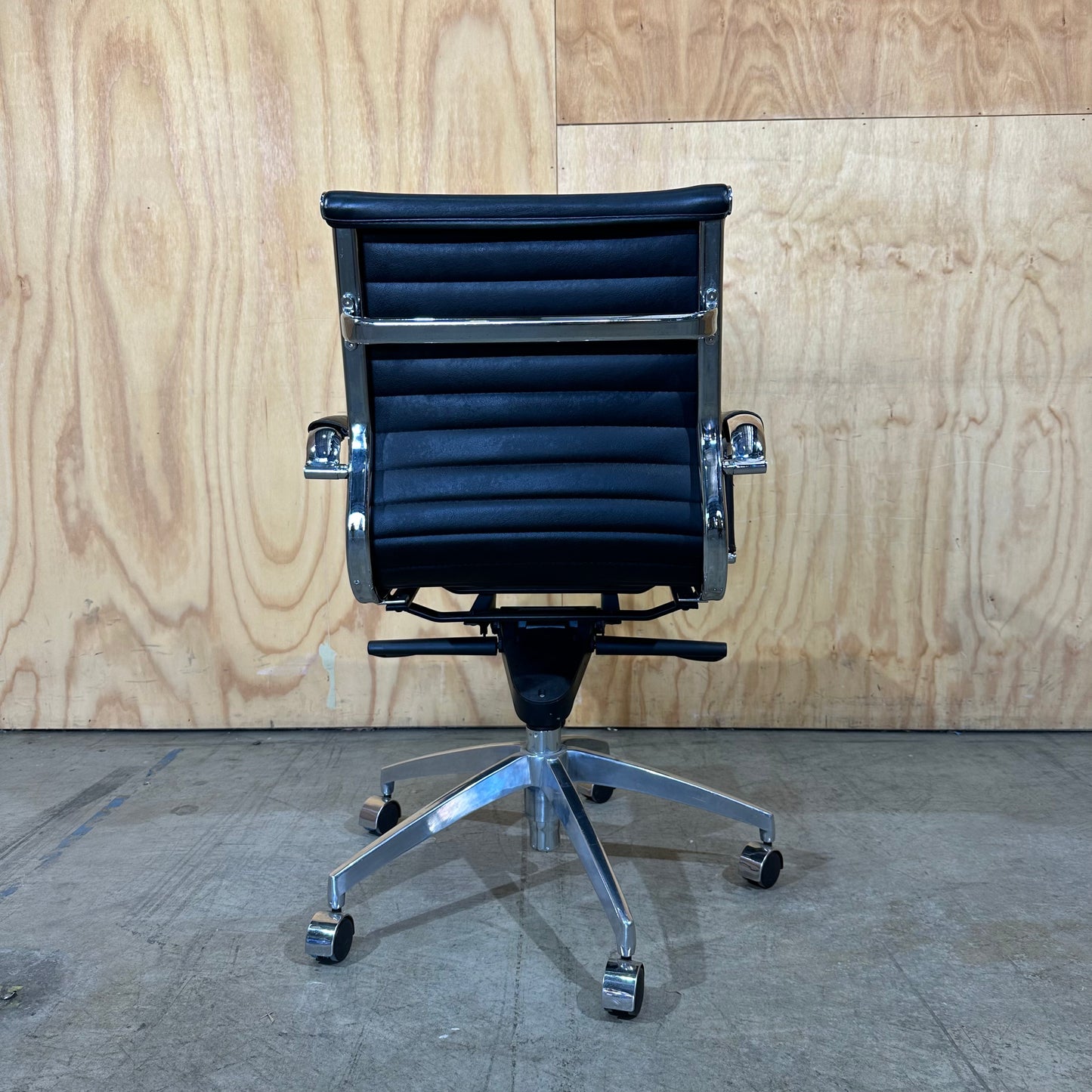 Mercury Black Ribbed Meeting Room Chair