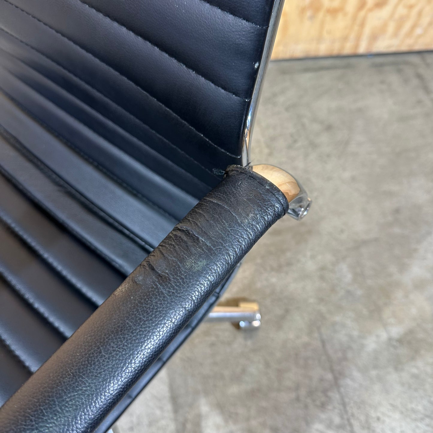 Mercury Black Ribbed Meeting Room Chair