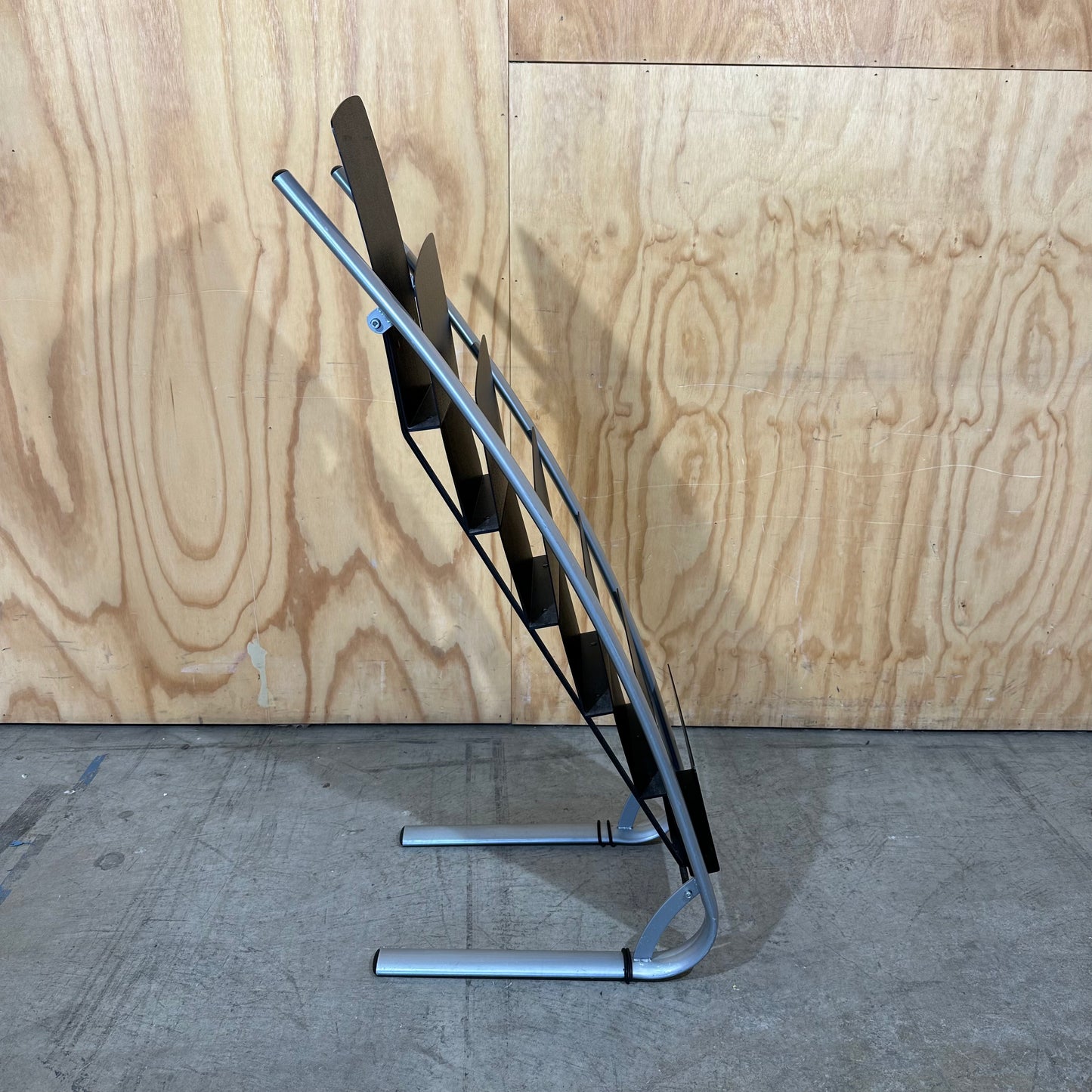 Alba Magazine Floor Rack