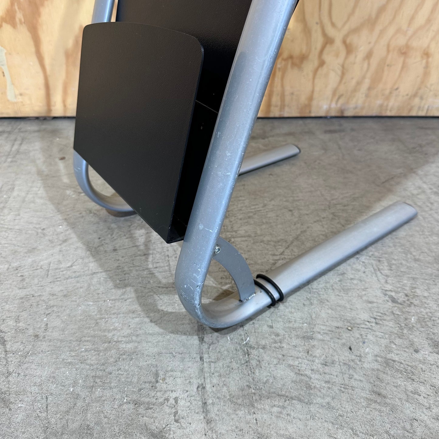Alba Magazine Floor Rack