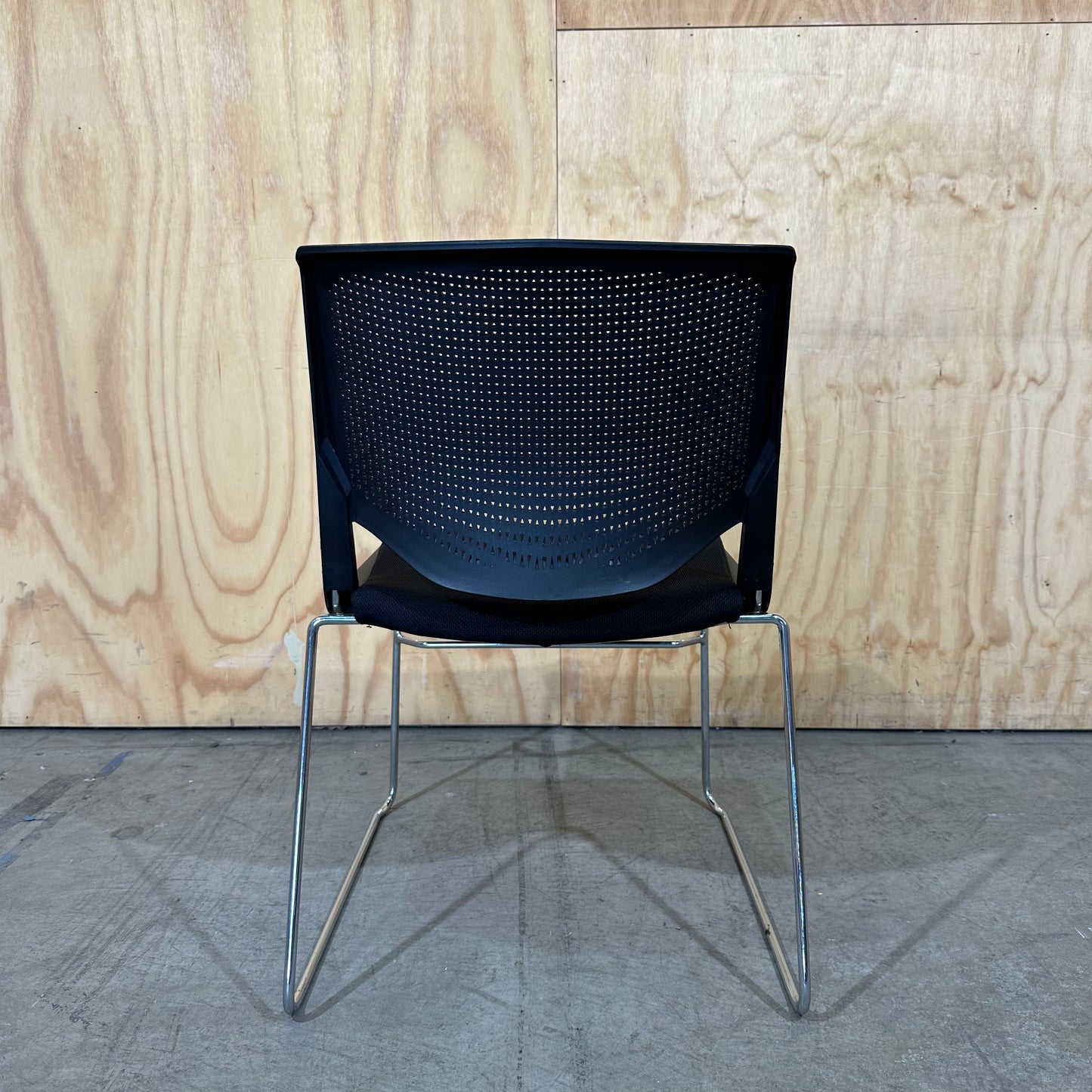 Black Mesh Visitor "Tweet" Chair