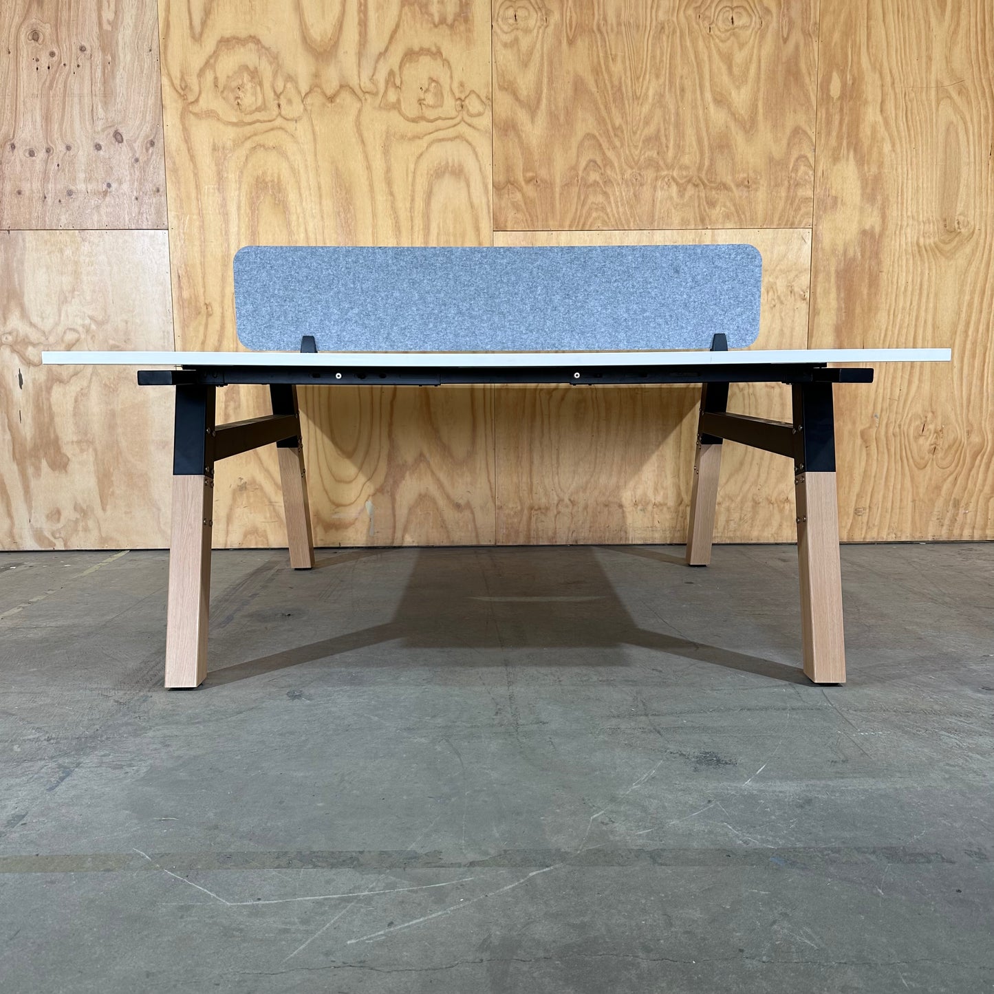 Plantation 2 Person Workstation with Radius Privacy Partition