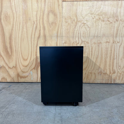Black Metal Pedestal