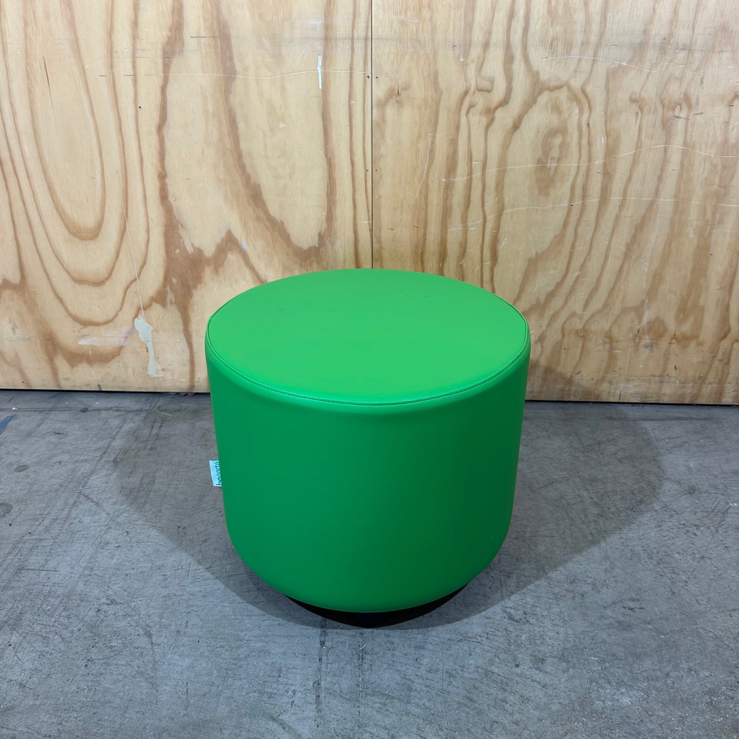 Beparta Ottoman on Castors