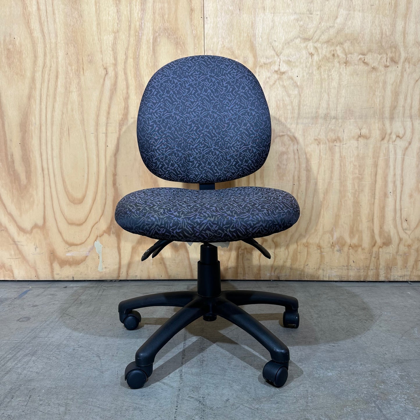 Grey and Black Swirl Patterned Task Chair