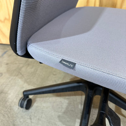Bestuhl J1 Mesh Task Chair in Grey