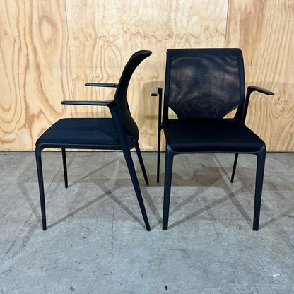 Vitra MedaSlim Waiting Chair with matte black arms