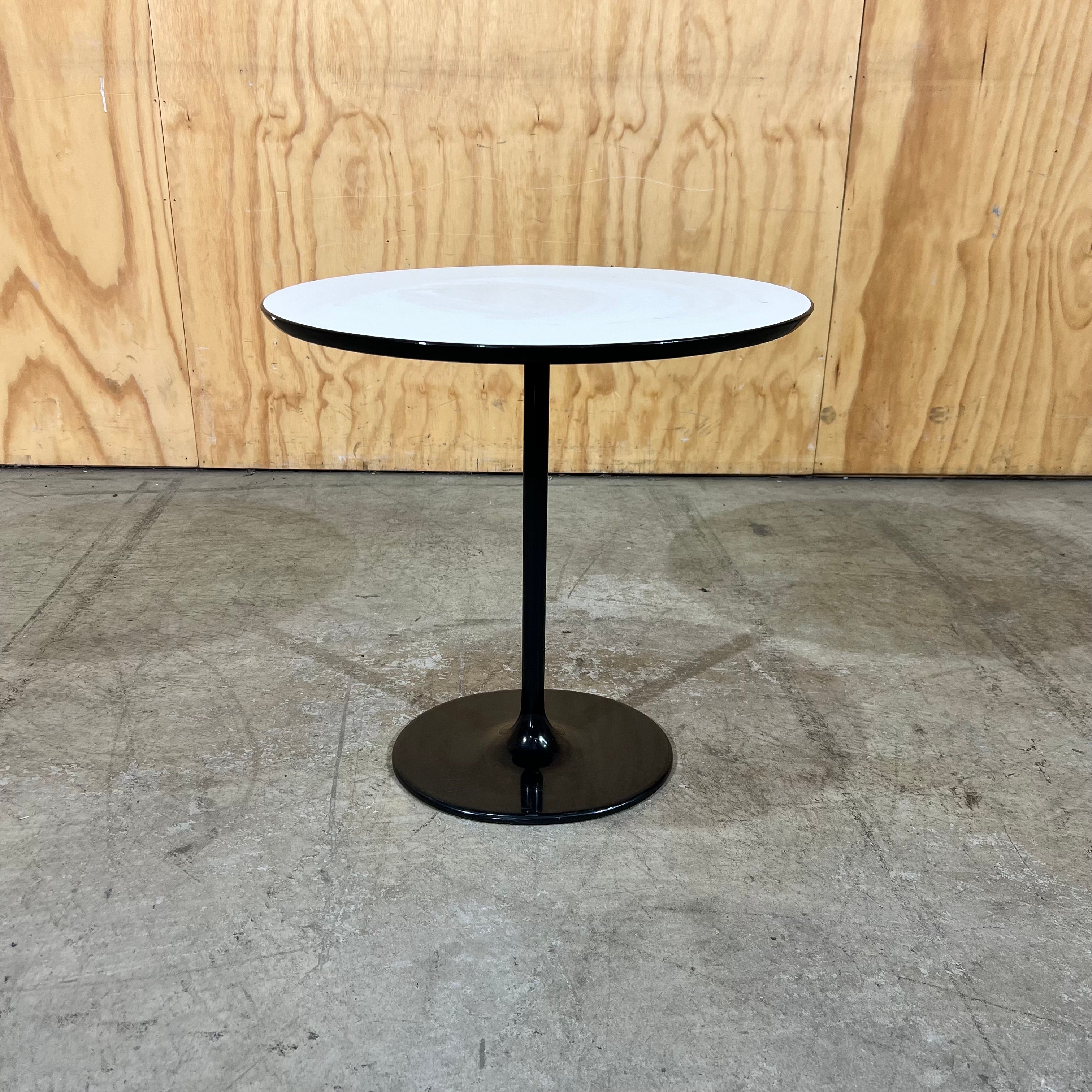 Dizzie Side Table by Lievore Altherr Molina for Arper – Green Collect