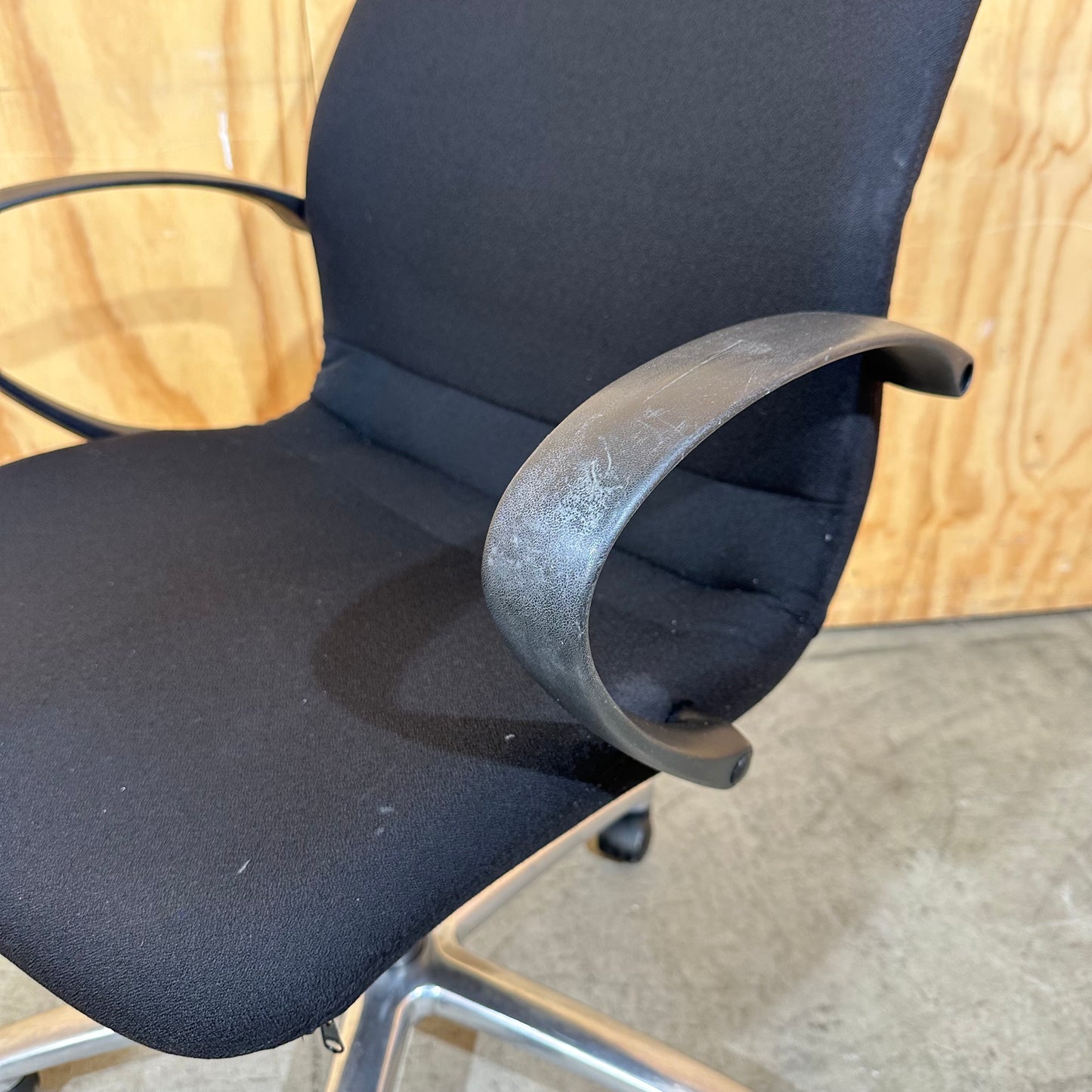 Black Meeting Room Swivel Chair