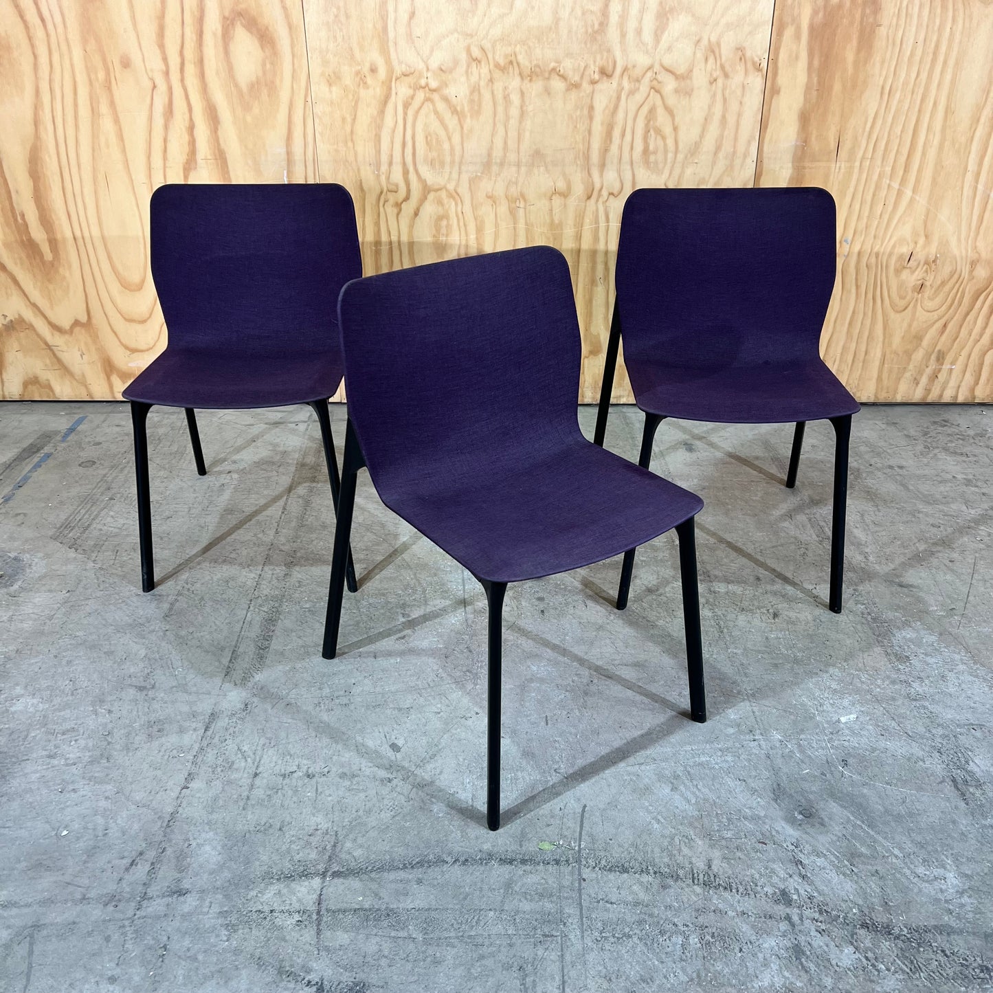 Wilkhahn Chassis Visitor Chair Purple