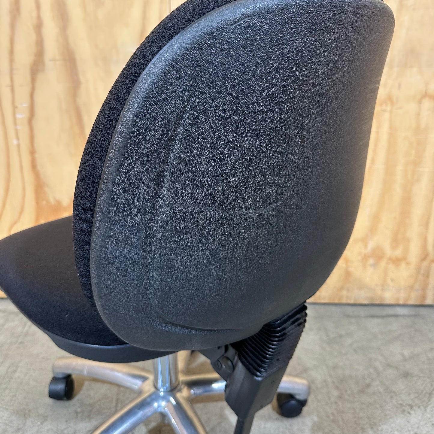 Black Stem Industries Task Chair