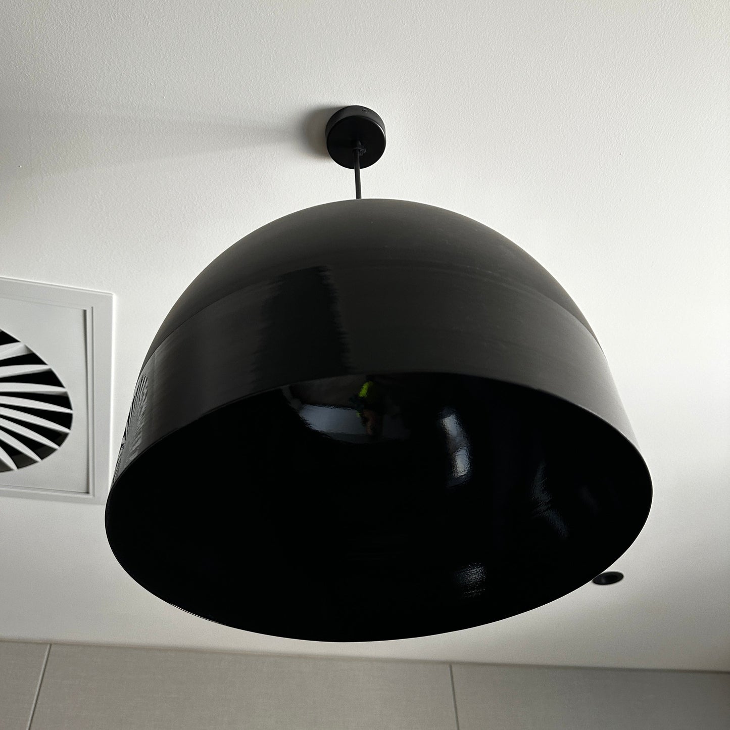 alt. Artefact Round Black Metal Pendant Light Black