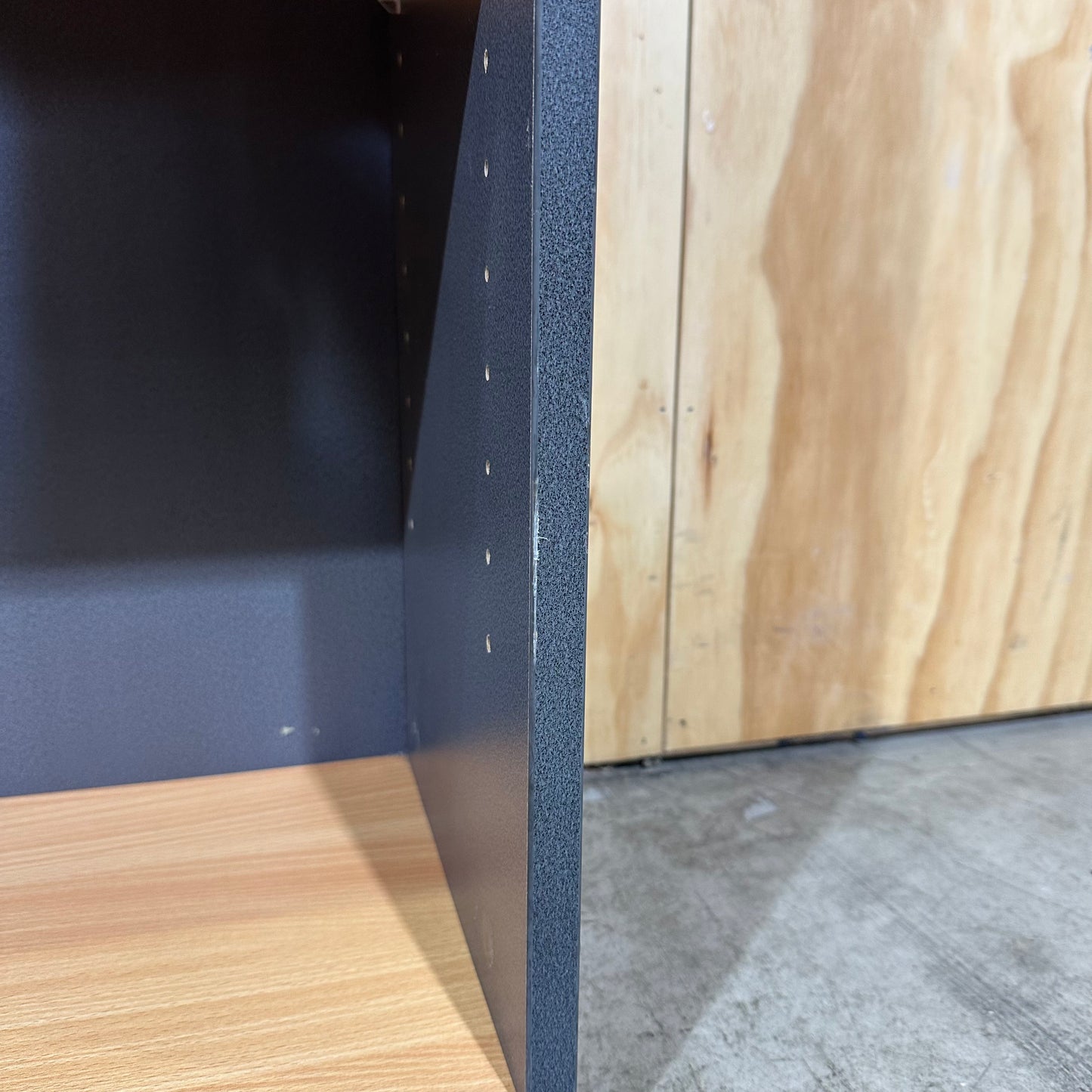 Bookshelf with removable shelves