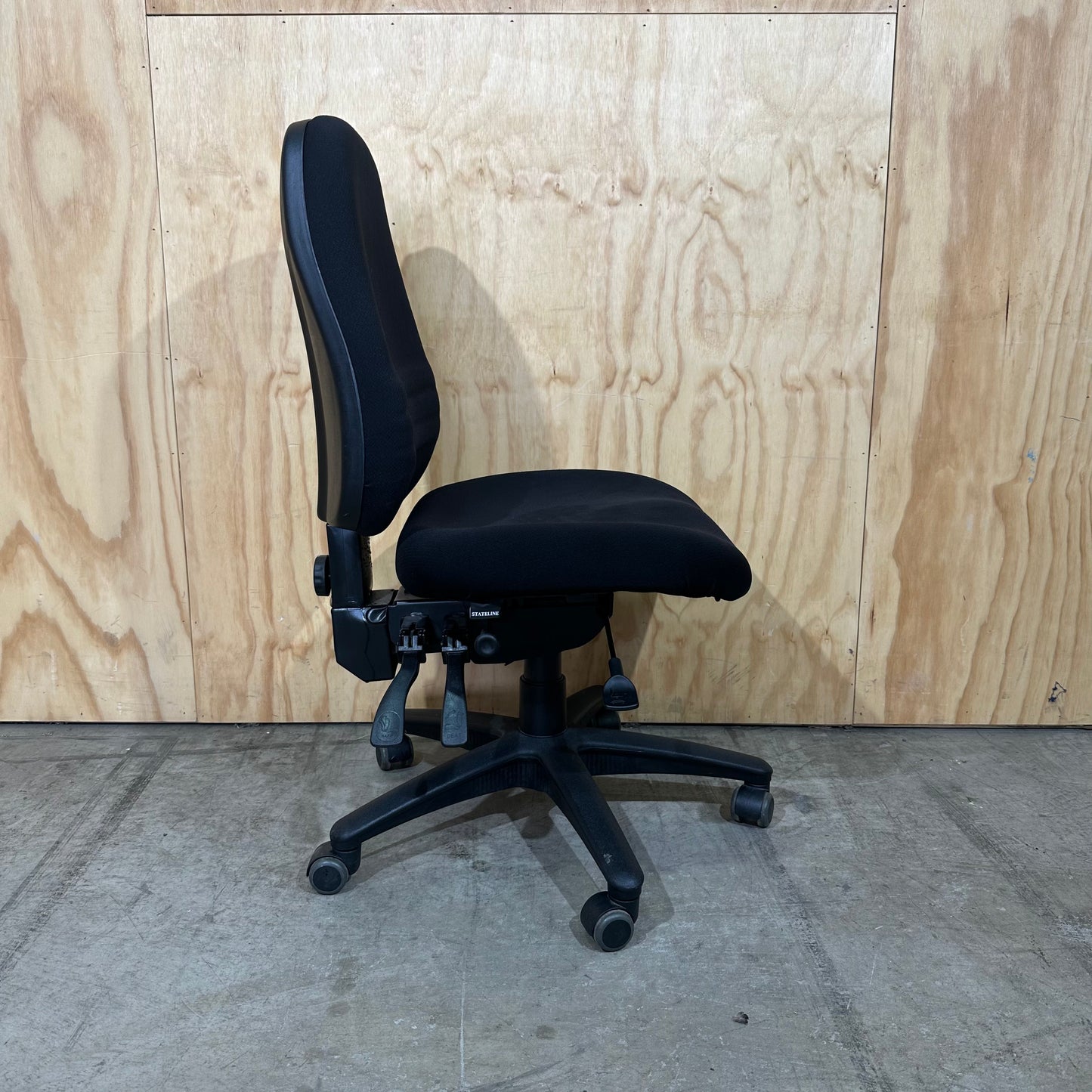 Stateline Medium Back Ergonomic Task Chair