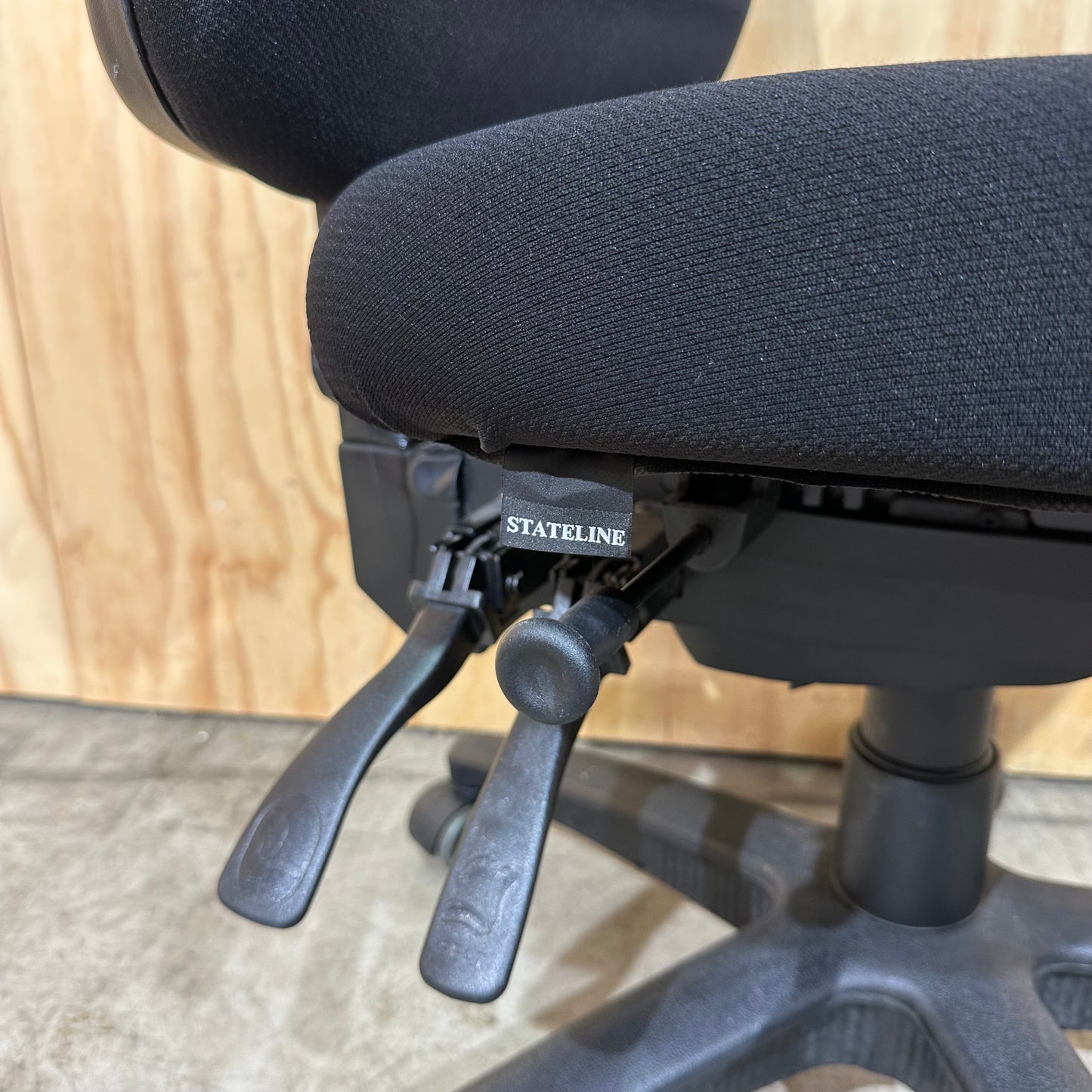 Stateline Medium Back Ergonomic Task Chair