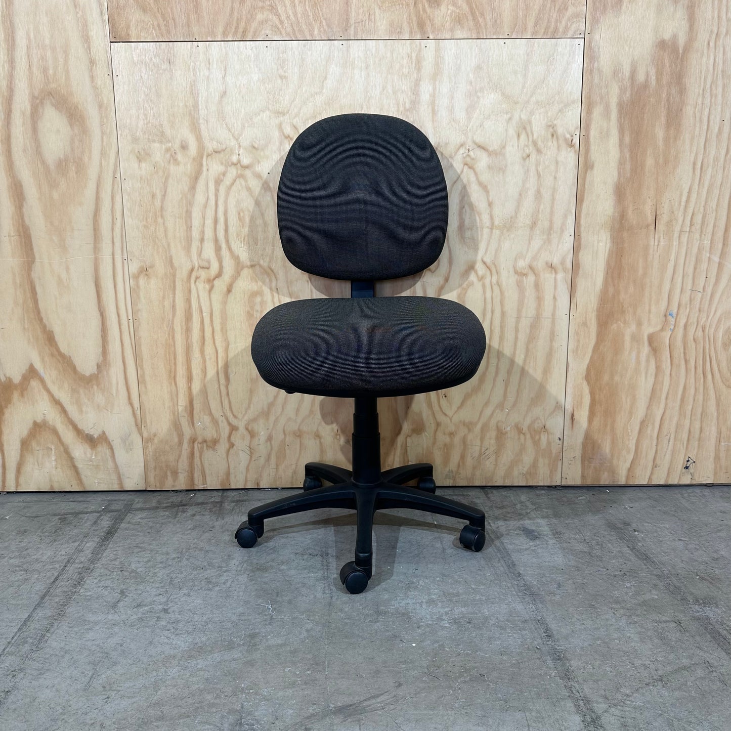 Grey Stem Task Chair