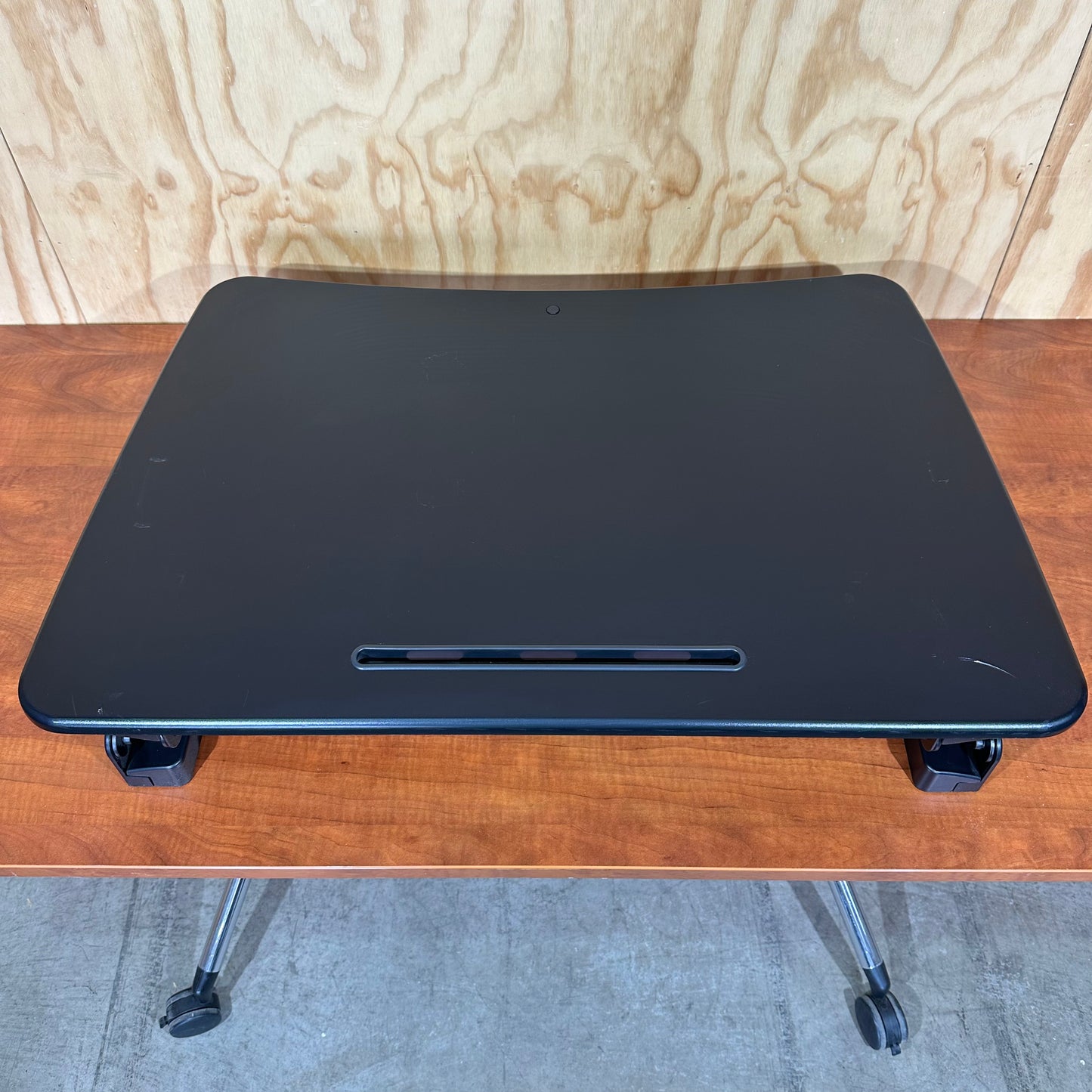 Manual Desk Riser with Curve