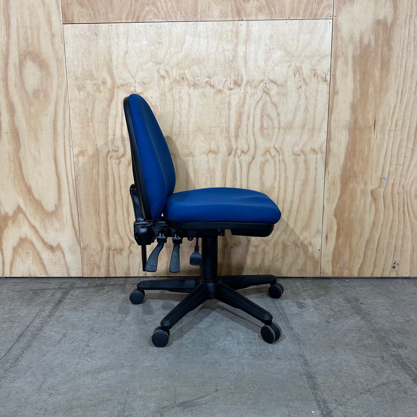 Blue ergonomic 3-lever task chair