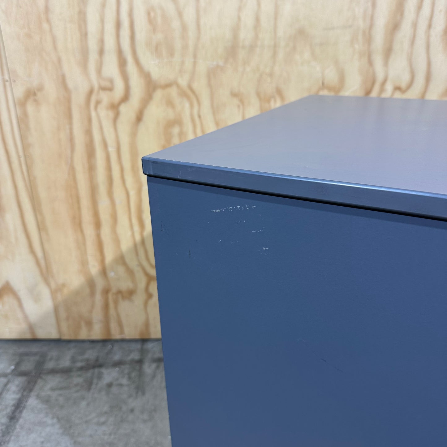 MDF Pedestal in Charcoal