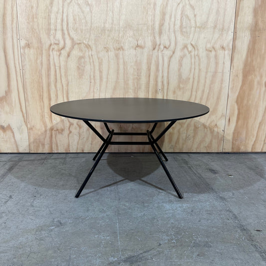 Round table metal legs