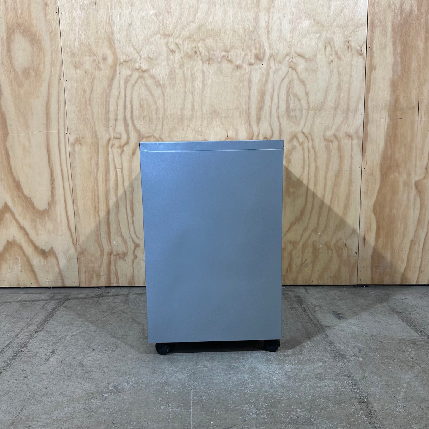 Curved Front Mobile Filing Pedestal in Silver Grey