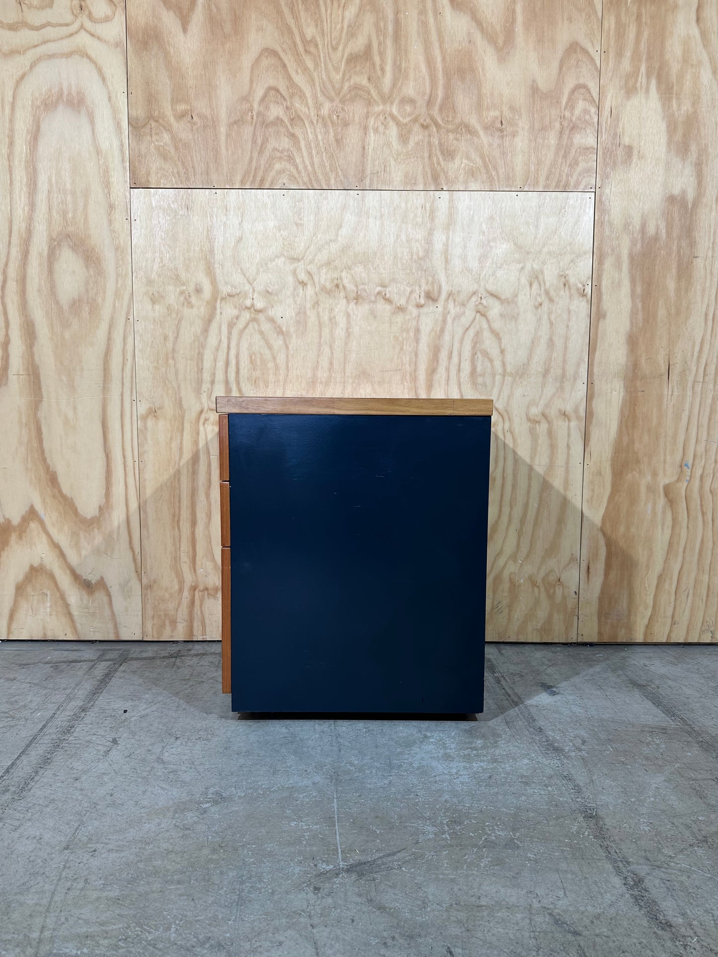 Wooden Veneer Pedestal