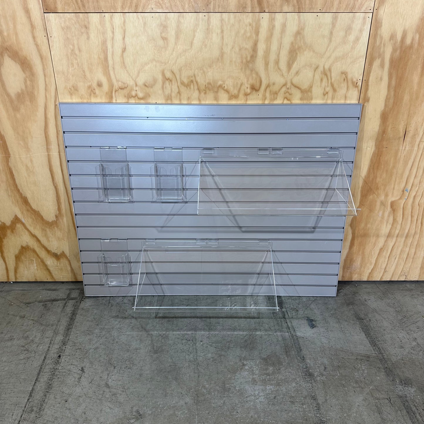 Slatwall Display Panel with Acrylic Fixtures