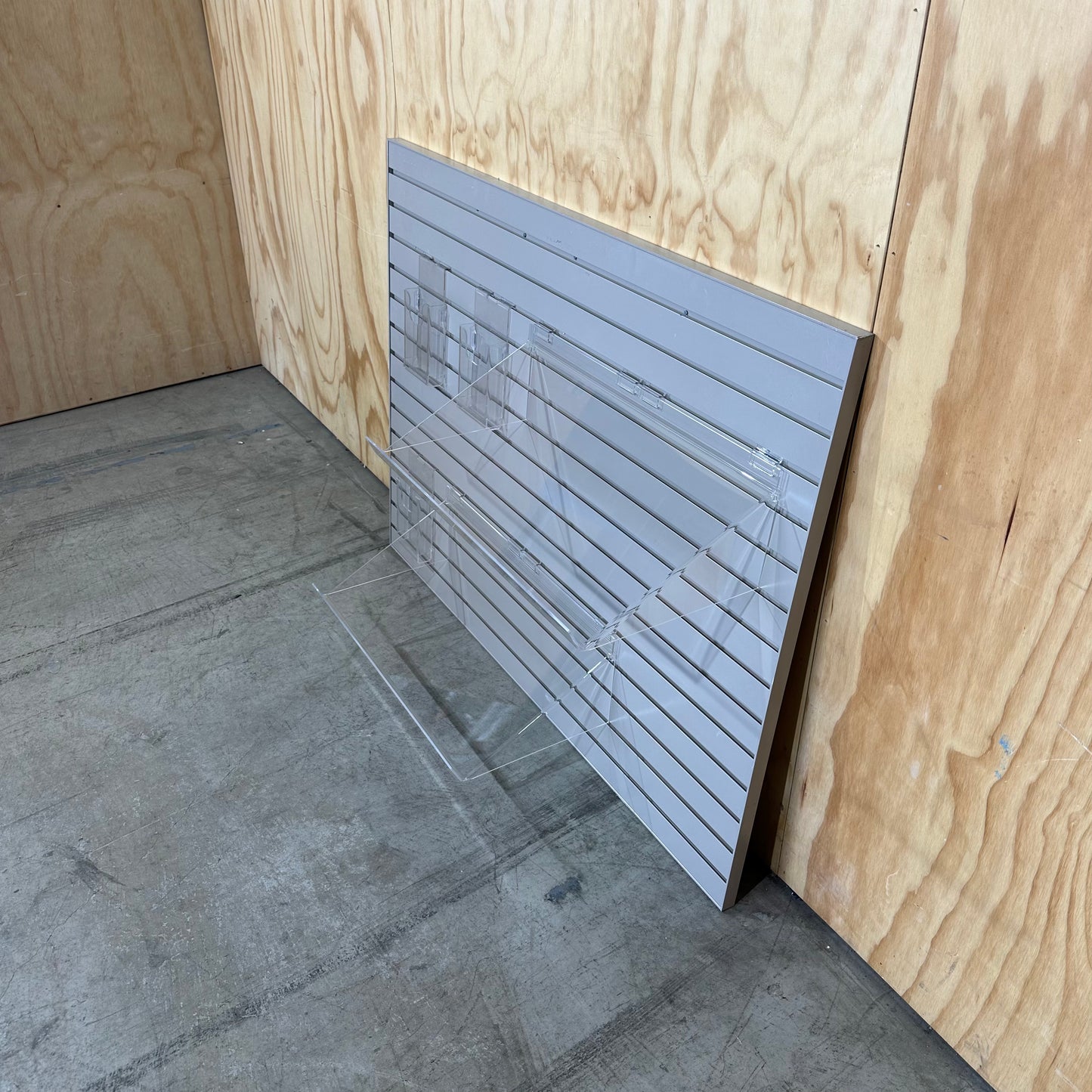 Slatwall Display Panel with Acrylic Fixtures