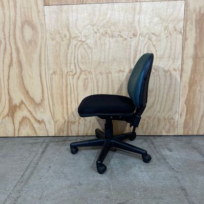 Stem Task Chair with Teal Back