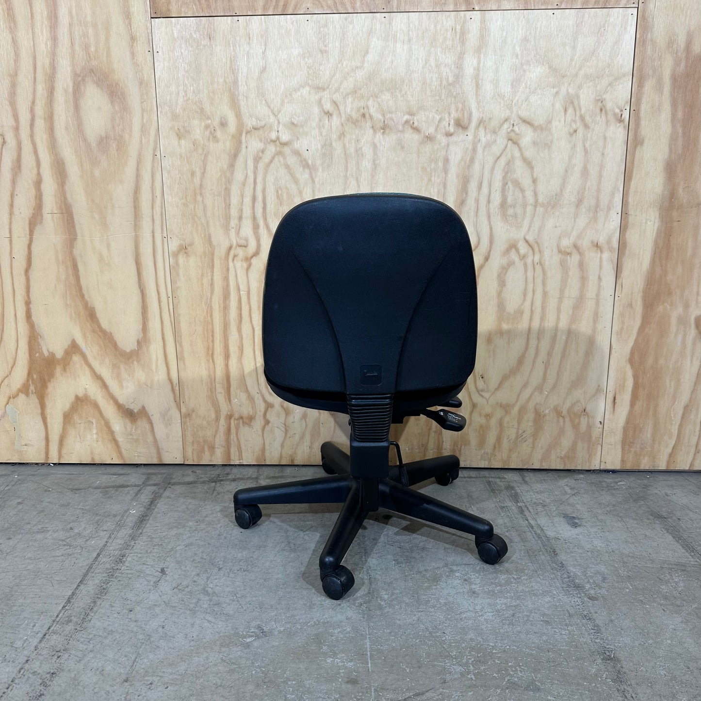 Stem Task Chair with Teal Back