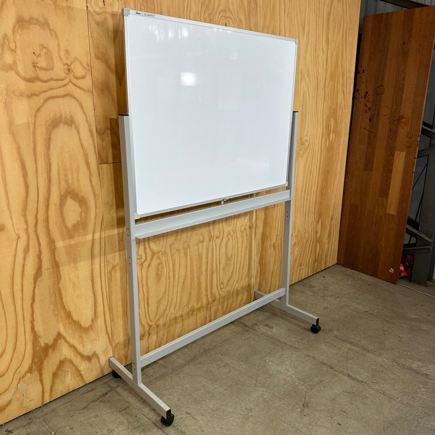 Penrite by Quartet Whiteboard on Wheels