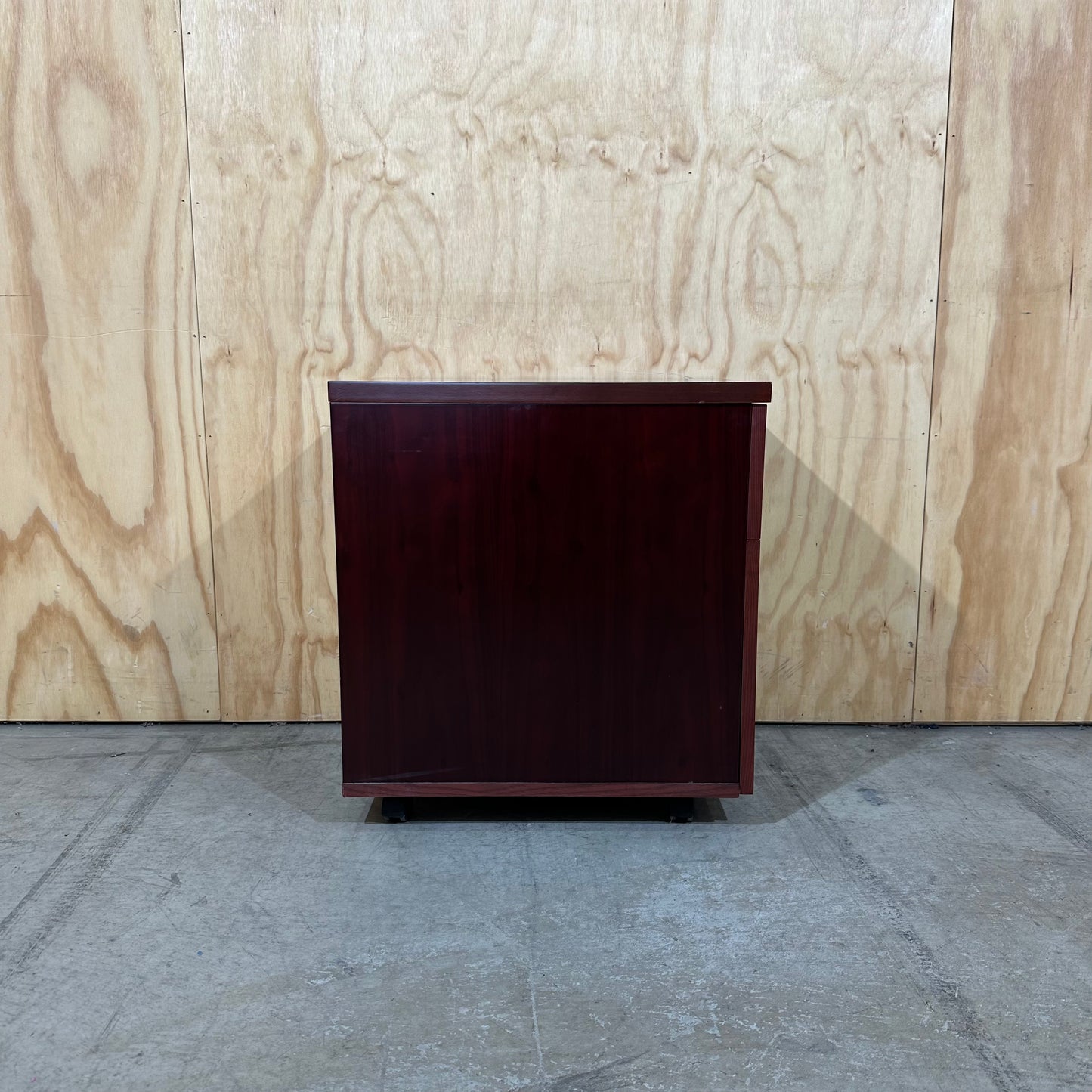 Mahogany Veneer Pedestal