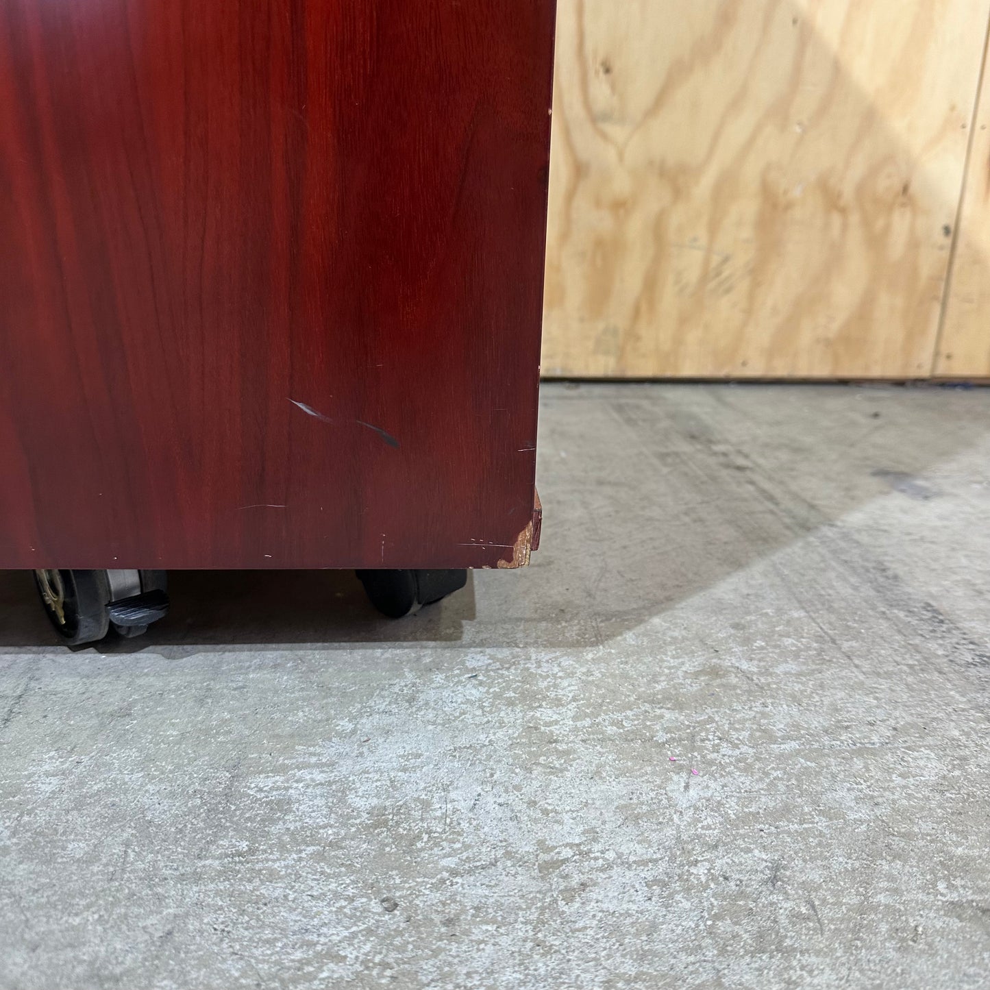 Mahogany Veneer Pedestal