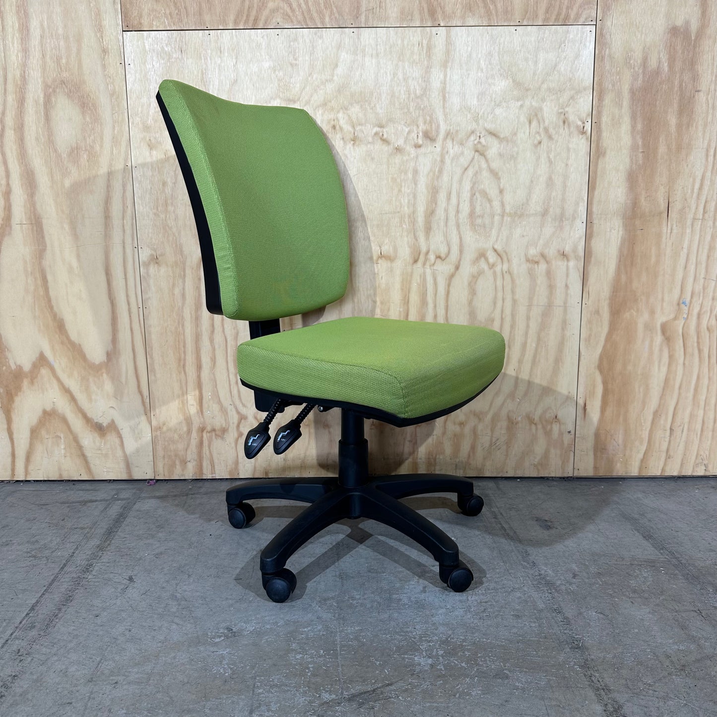 Pago Matrix II High Back Ergonomic Chair in Green