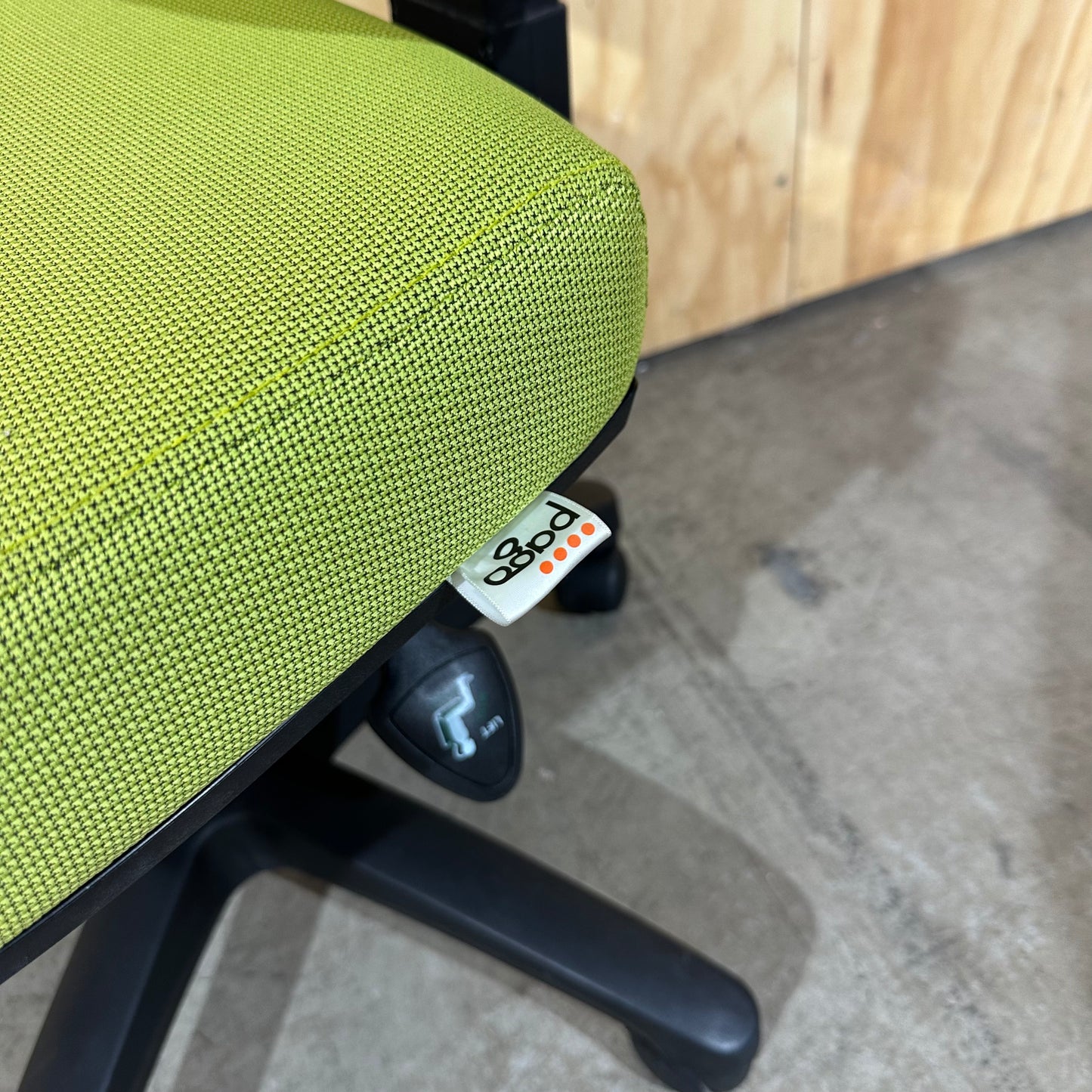Pago Matrix II High Back Ergonomic Chair in Green