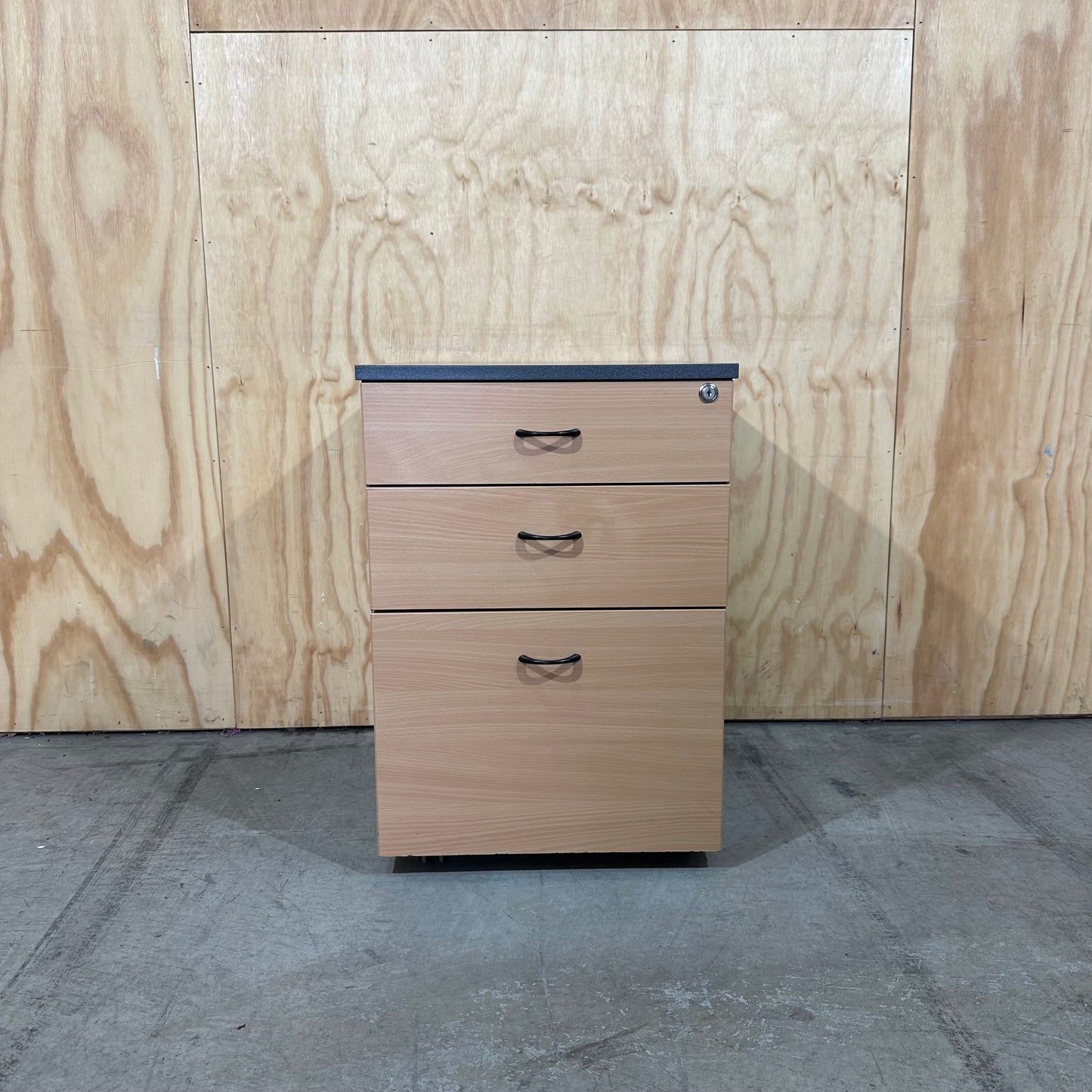 Sleek Two-Tone Mobile Pedestal